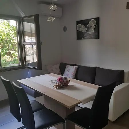 Ivan Apartment *
